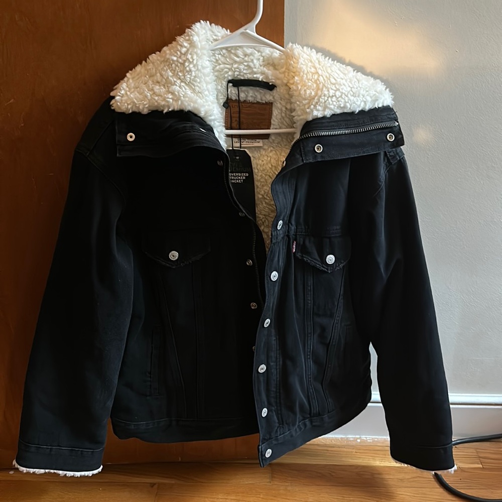 levi’s oversized trucker jacket